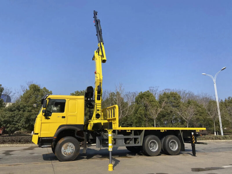 6x6 Sinotruk Mounted Shenbai 16 Ton Knuckle Boom Crane - Image 3
